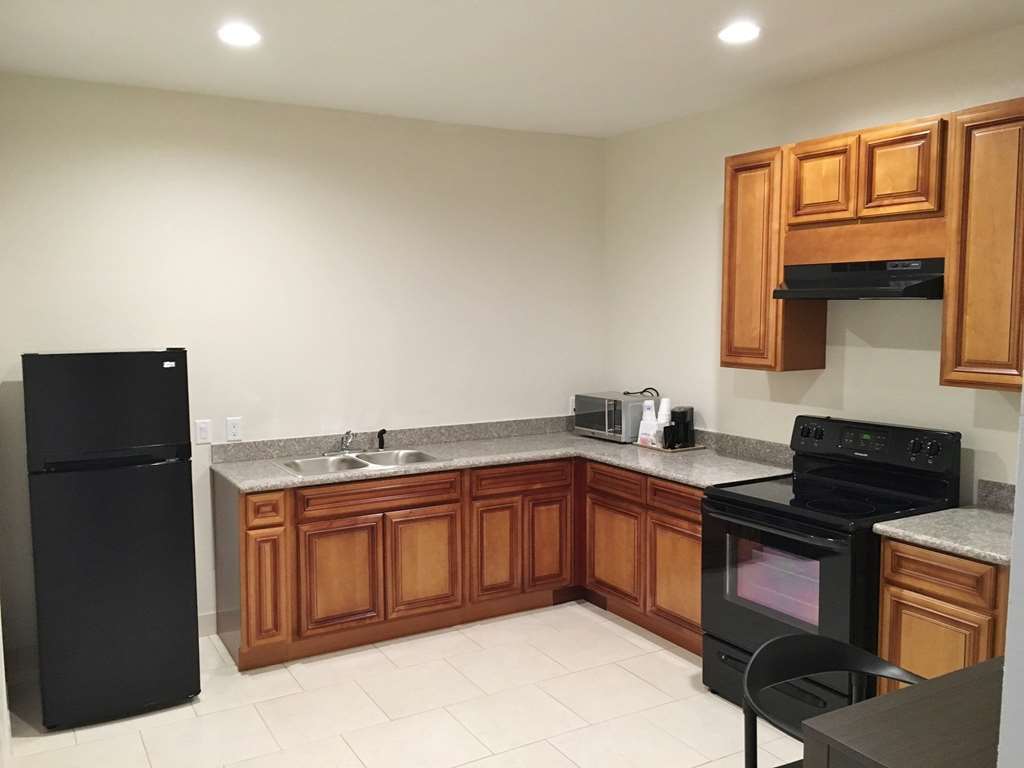 Regency Inn & Suites- Nw Houston Jersey Village Rum bild
