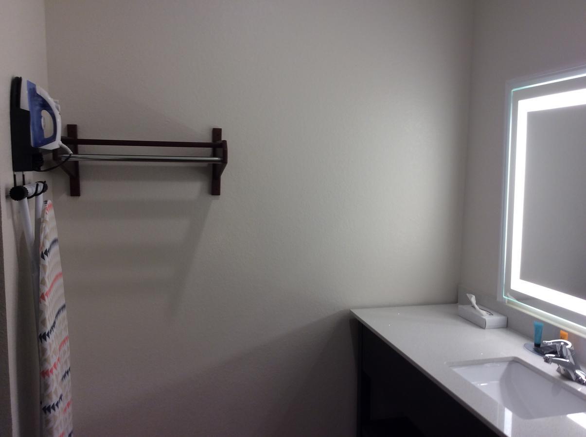 Regency Inn & Suites- Nw Houston Jersey Village Rum bild